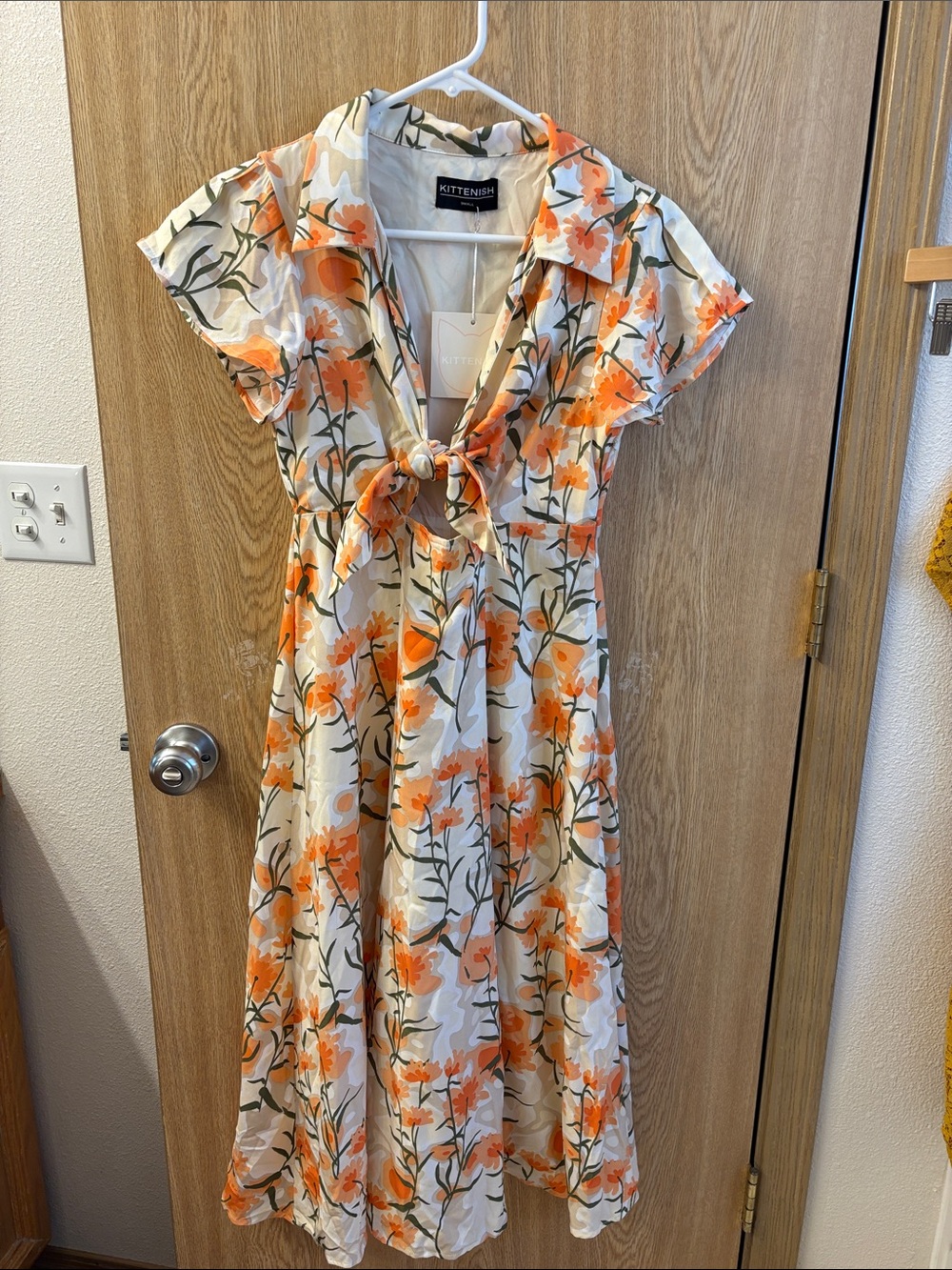 KITTENISH Cream & Orange Floral Tie-Front Midi Dress